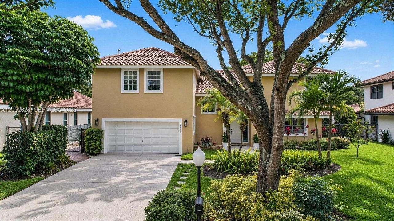 For Sale: $829,000 (3 beds, 2 baths, 2504 Square Feet)