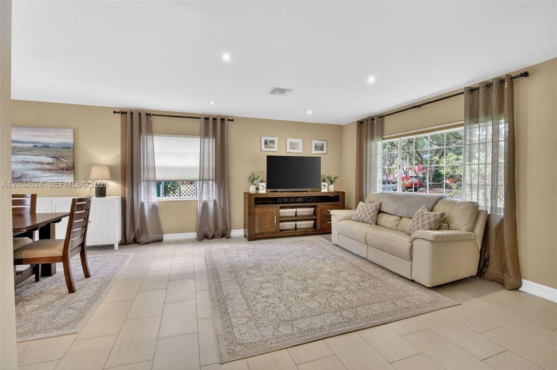 For Sale: $829,000 (3 beds, 2 baths, 2504 Square Feet)