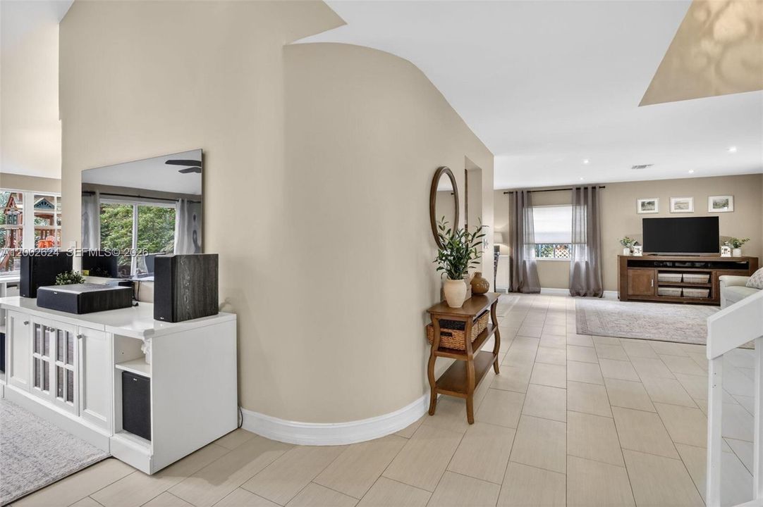 For Sale: $829,000 (3 beds, 2 baths, 2504 Square Feet)