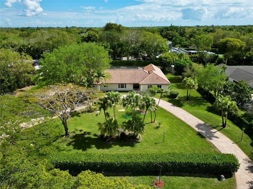 For Rent: $13,500 (5 beds, 3 baths, 4063 Square Feet)