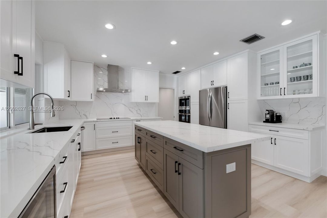 For Rent: $13,500 (5 beds, 3 baths, 4063 Square Feet)