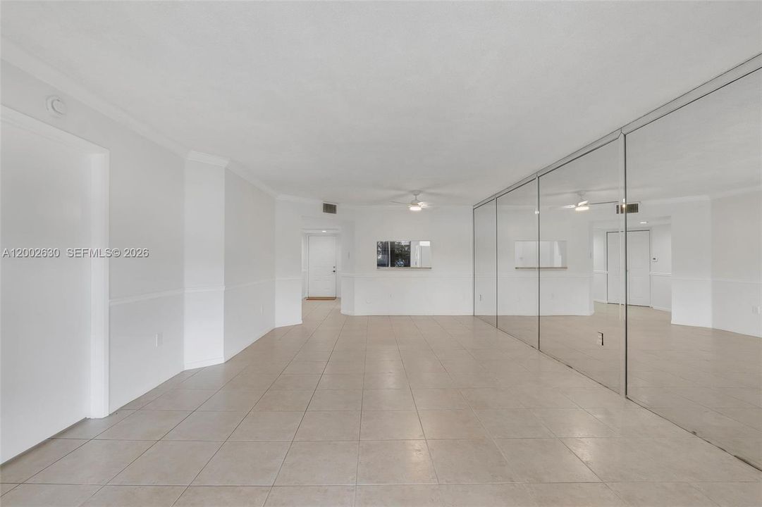Active With Contract: $1,850 (1 beds, 1 baths, 1223 Square Feet)