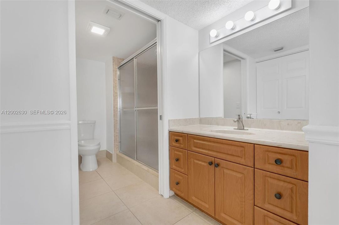 Active With Contract: $1,850 (1 beds, 1 baths, 1223 Square Feet)