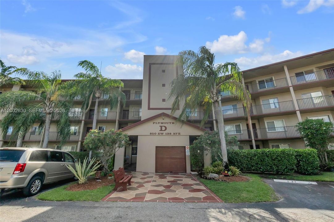 Active With Contract: $1,850 (1 beds, 1 baths, 1223 Square Feet)