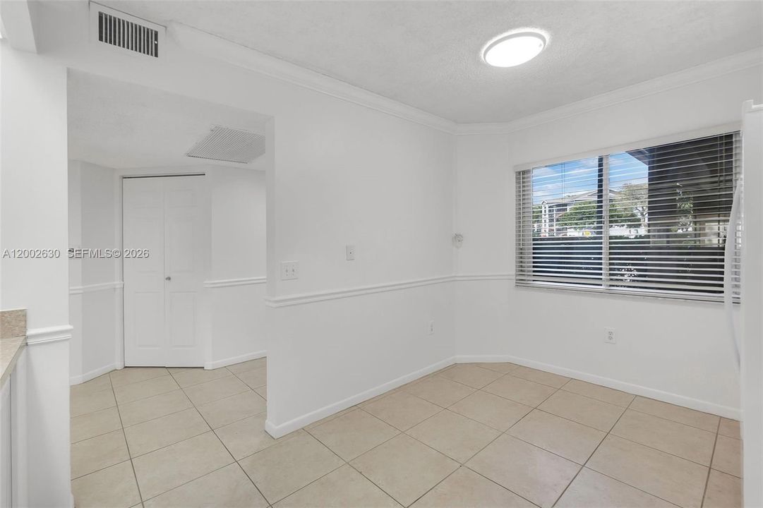 Active With Contract: $1,850 (1 beds, 1 baths, 1223 Square Feet)
