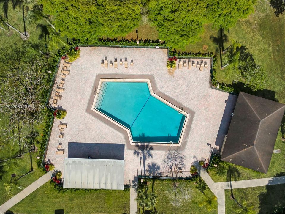 Active With Contract: $1,850 (1 beds, 1 baths, 1223 Square Feet)