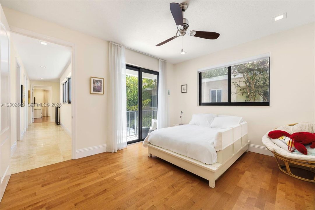 Activo con contrato: $2,890,000 (4 camas, 4 baños, 3404 Pies cuadrados)
