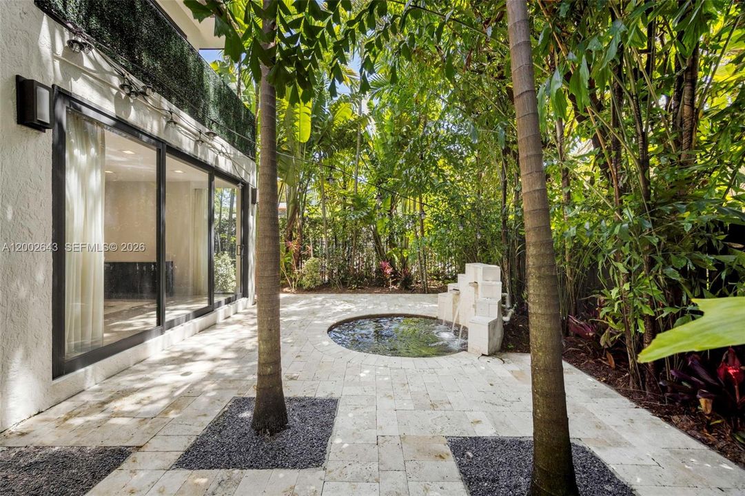 Activo con contrato: $2,890,000 (4 camas, 4 baños, 3404 Pies cuadrados)