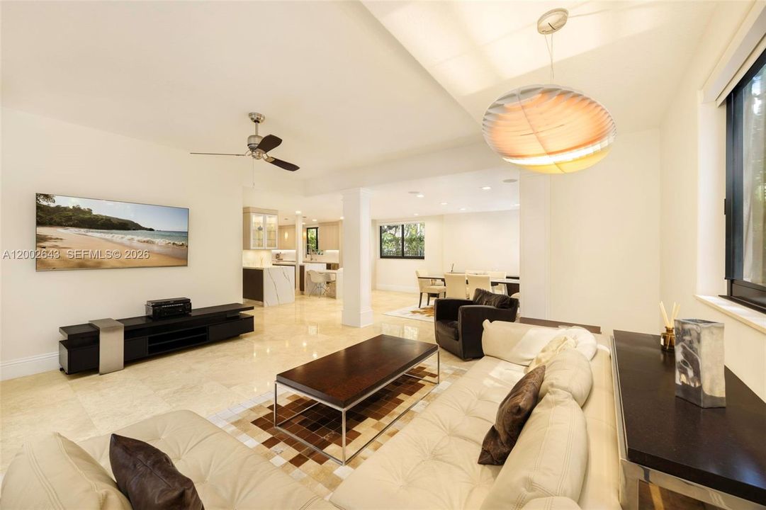 Activo con contrato: $2,890,000 (4 camas, 4 baños, 3404 Pies cuadrados)
