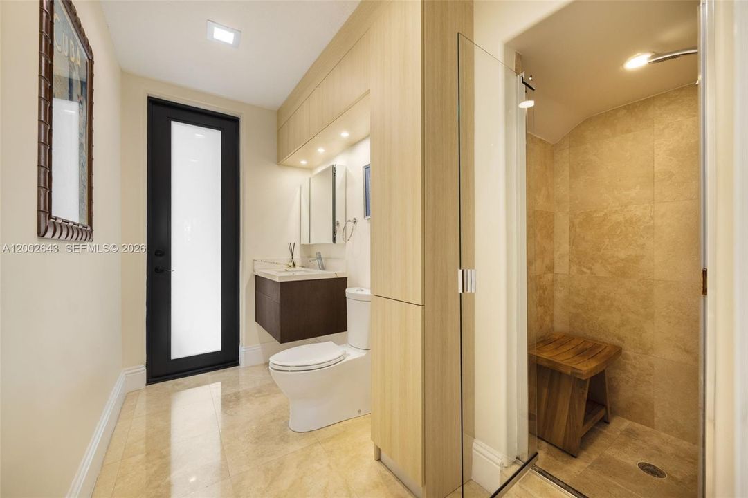 Activo con contrato: $2,890,000 (4 camas, 4 baños, 3404 Pies cuadrados)