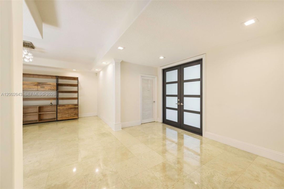 Activo con contrato: $2,890,000 (4 camas, 4 baños, 3404 Pies cuadrados)