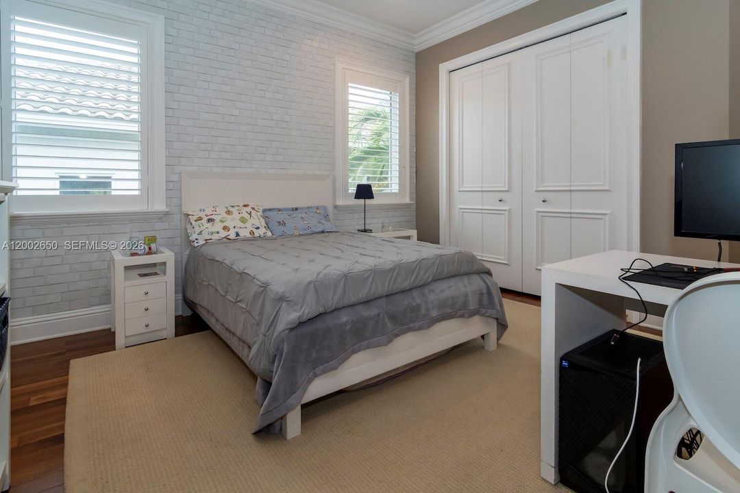 For Sale: $2,850,000 (5 beds, 6 baths, 4292 Square Feet)