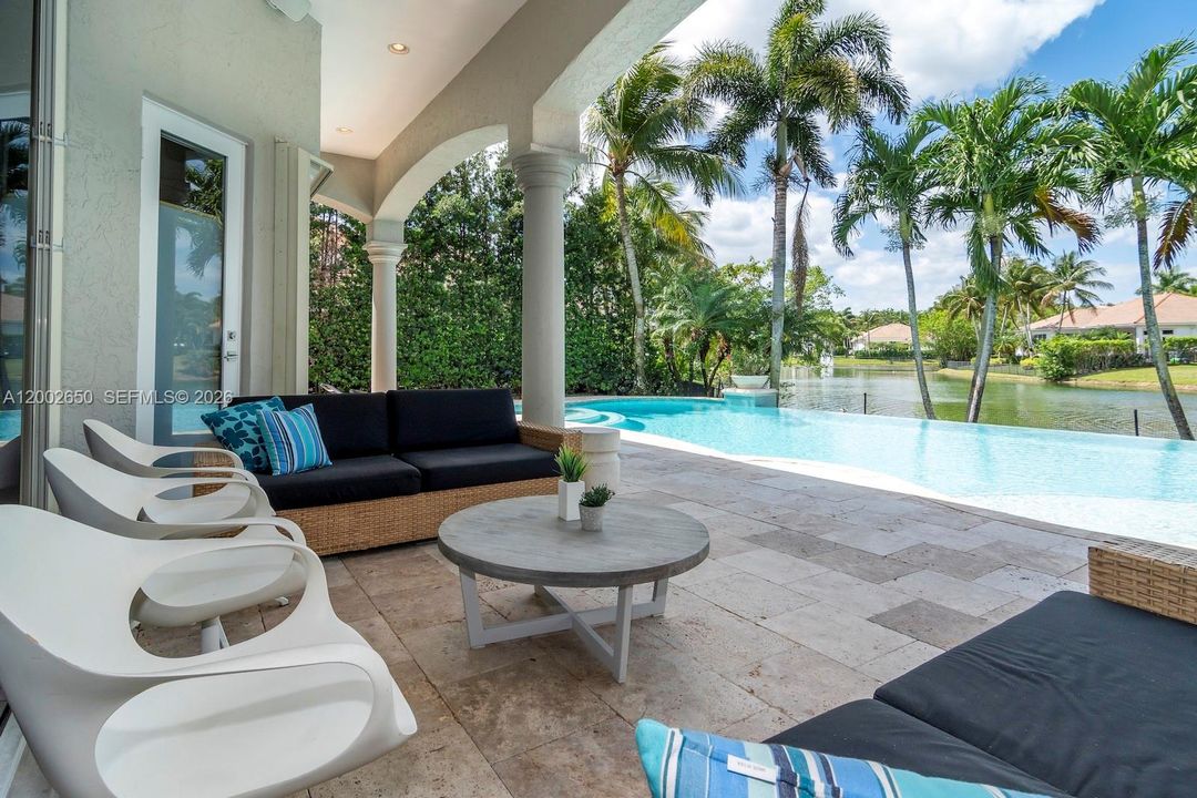 For Sale: $2,850,000 (5 beds, 6 baths, 4292 Square Feet)