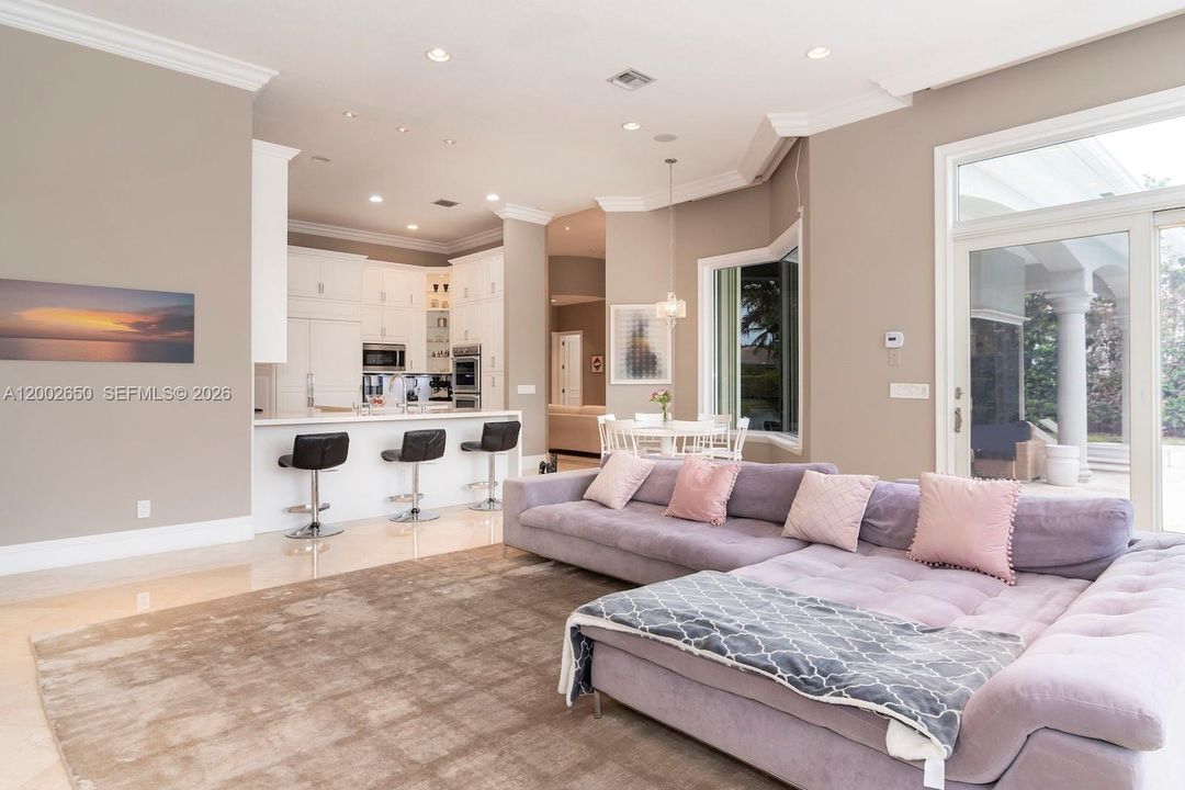 For Sale: $2,850,000 (5 beds, 6 baths, 4292 Square Feet)