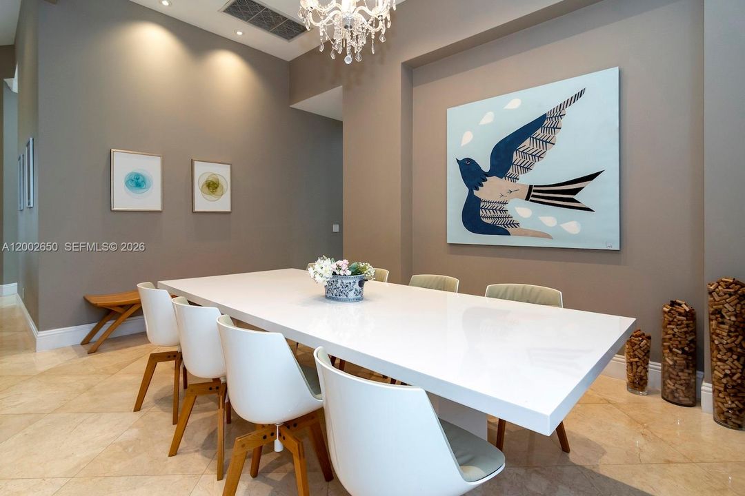 For Sale: $2,850,000 (5 beds, 6 baths, 4292 Square Feet)