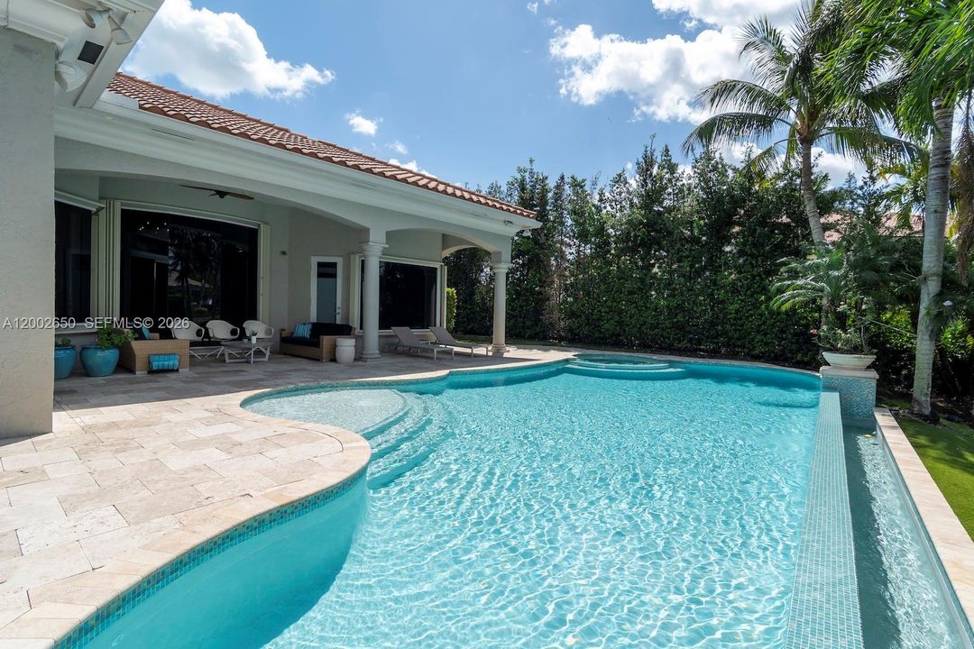 For Sale: $2,850,000 (5 beds, 6 baths, 4292 Square Feet)