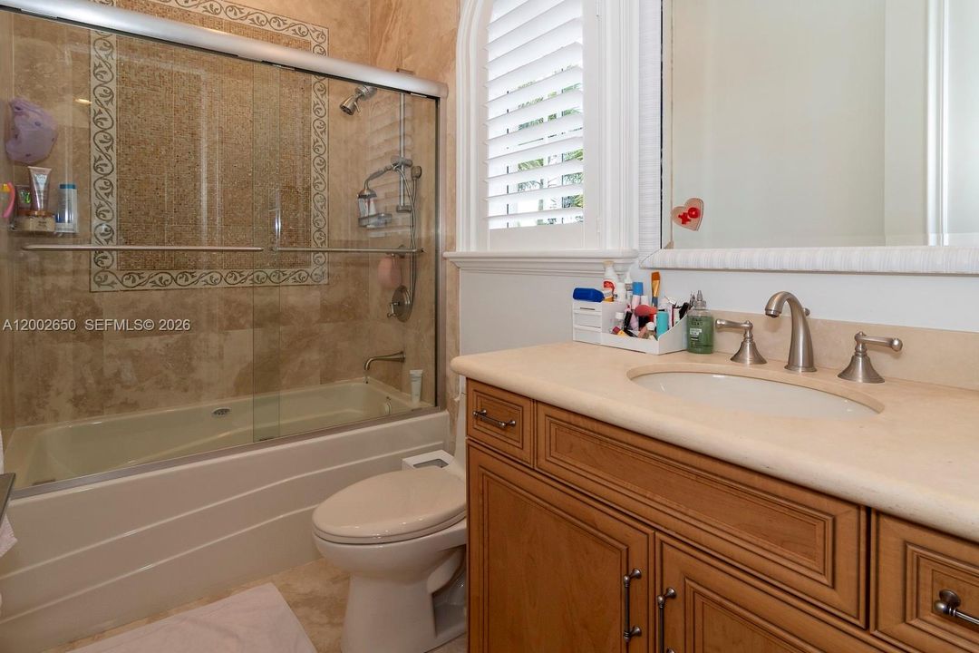 For Sale: $2,850,000 (5 beds, 6 baths, 4292 Square Feet)