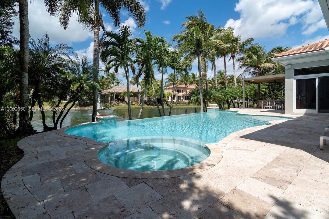 For Sale: $2,850,000 (5 beds, 6 baths, 4292 Square Feet)