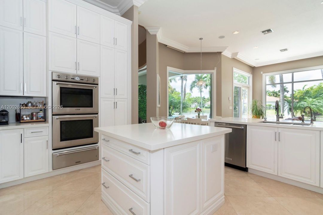 For Sale: $2,850,000 (5 beds, 6 baths, 4292 Square Feet)