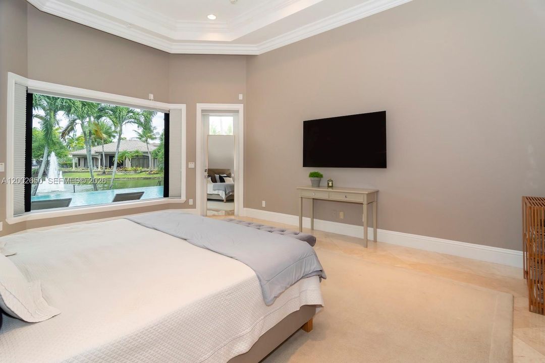 For Sale: $2,850,000 (5 beds, 6 baths, 4292 Square Feet)