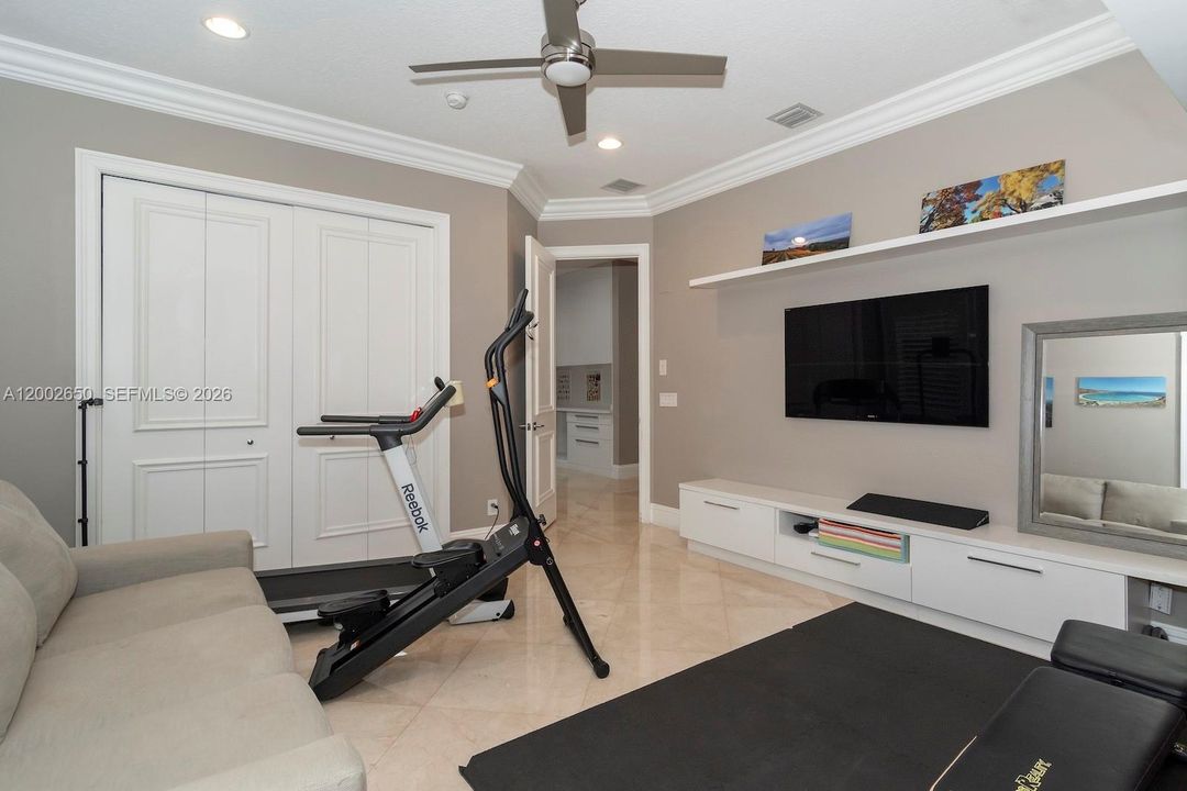 For Sale: $2,850,000 (5 beds, 6 baths, 4292 Square Feet)