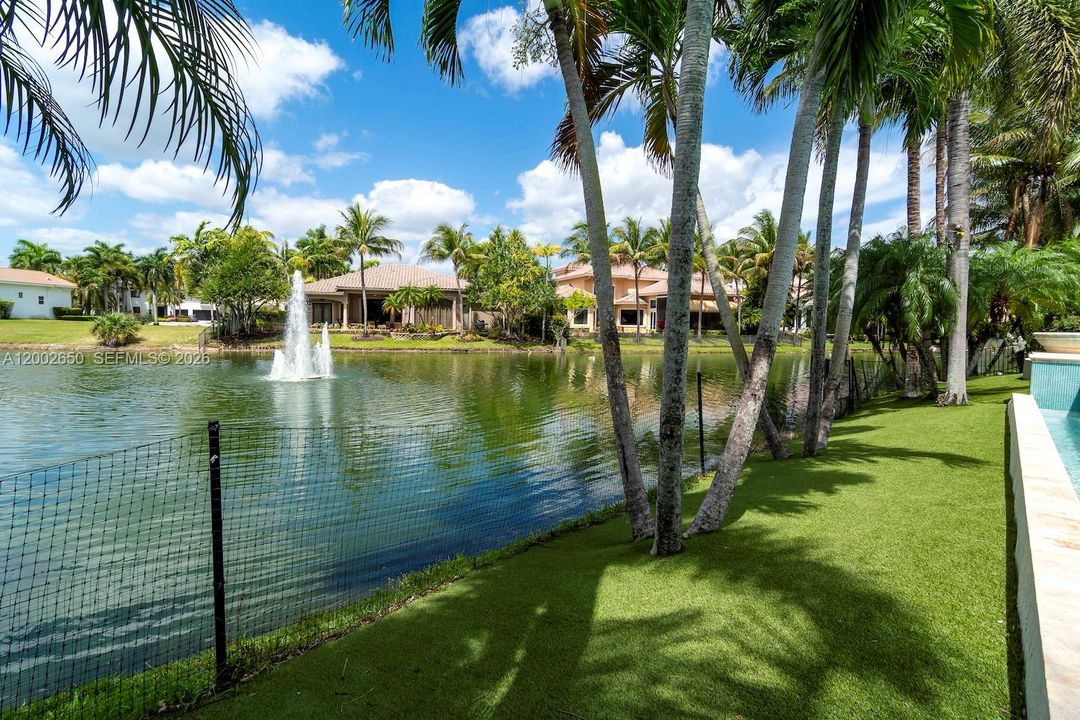 For Sale: $2,850,000 (5 beds, 6 baths, 4292 Square Feet)
