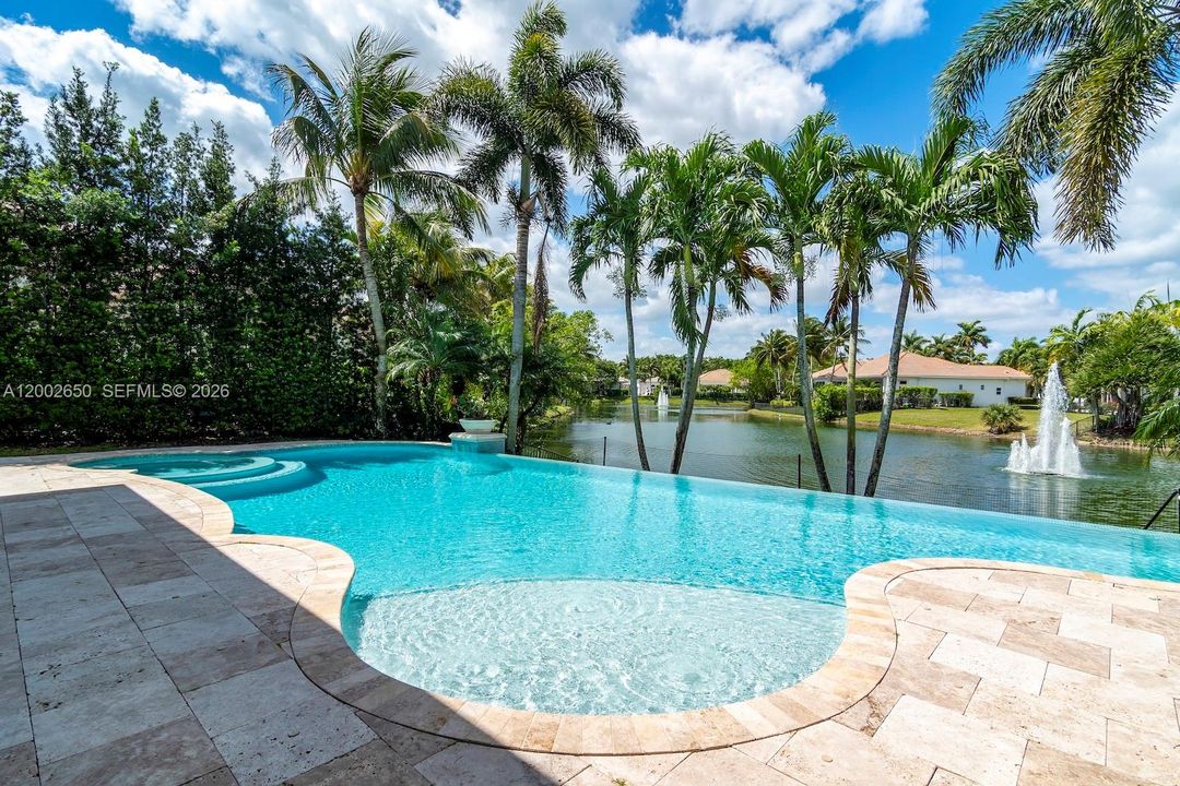 For Sale: $2,850,000 (5 beds, 6 baths, 4292 Square Feet)