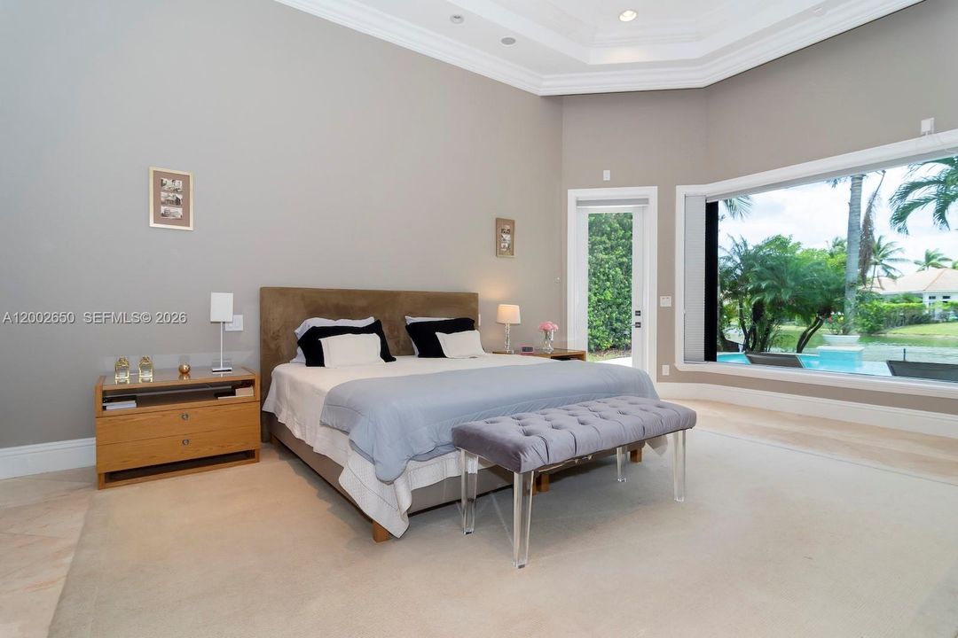 For Sale: $2,850,000 (5 beds, 6 baths, 4292 Square Feet)