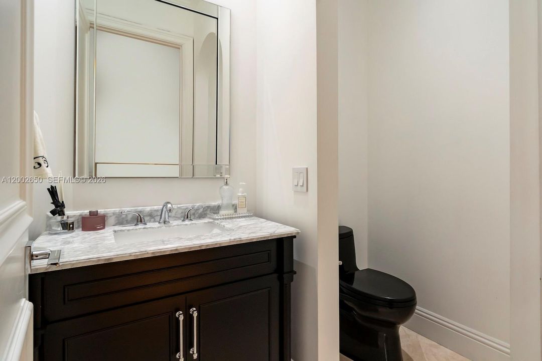 For Sale: $2,850,000 (5 beds, 6 baths, 4292 Square Feet)