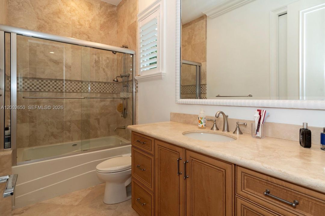 For Sale: $2,850,000 (5 beds, 6 baths, 4292 Square Feet)