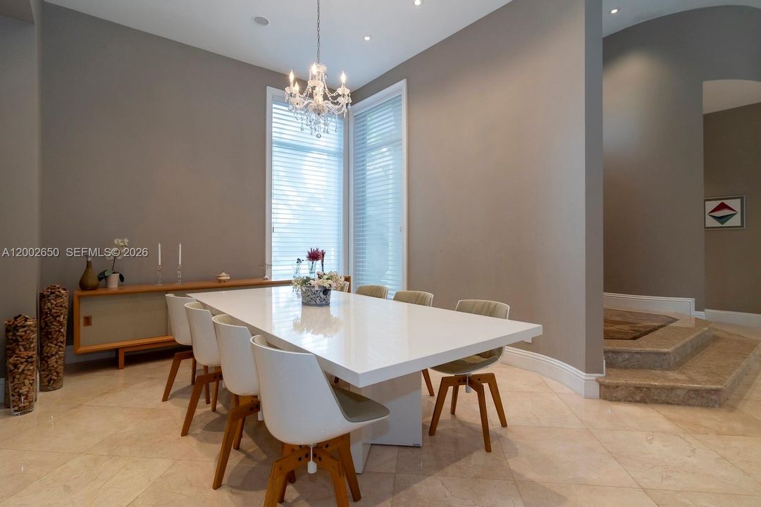 For Sale: $2,850,000 (5 beds, 6 baths, 4292 Square Feet)