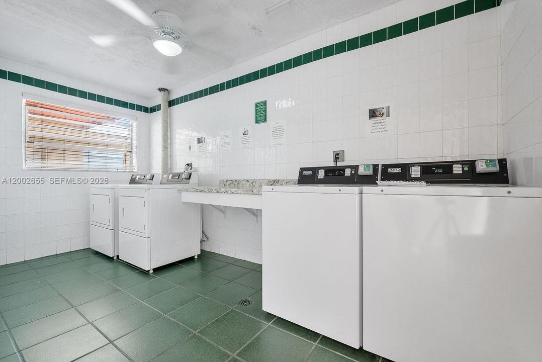 For Sale: $330,000 (2 beds, 2 baths, 1253 Square Feet)