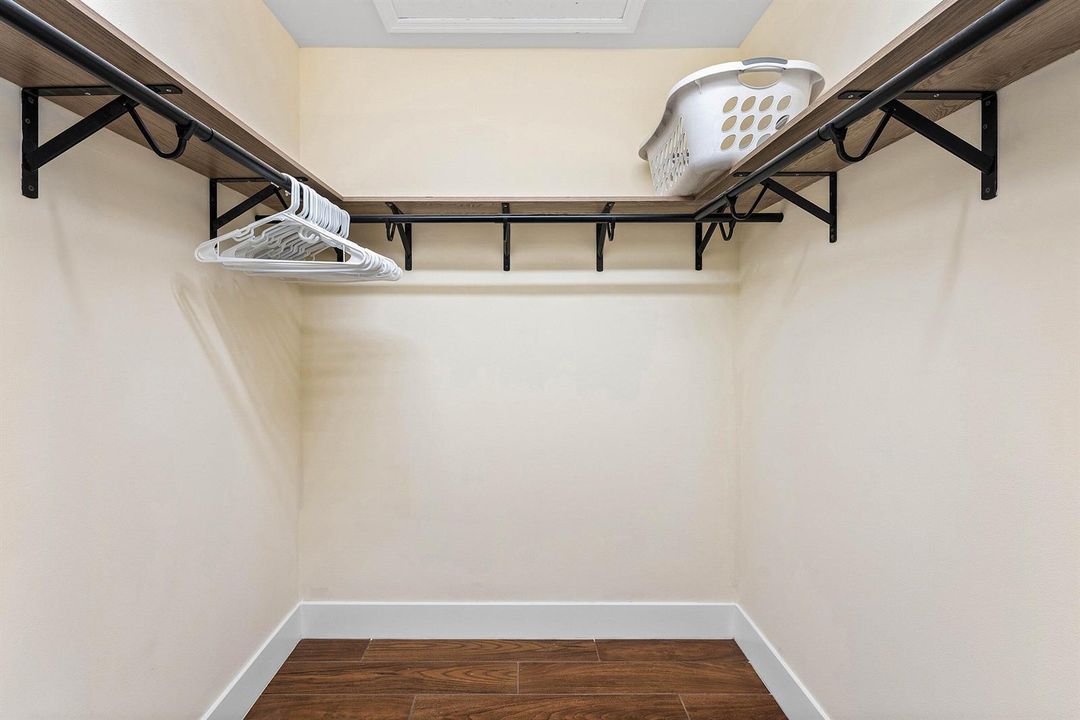 858 WindermereWay Guest Room 1 Closet