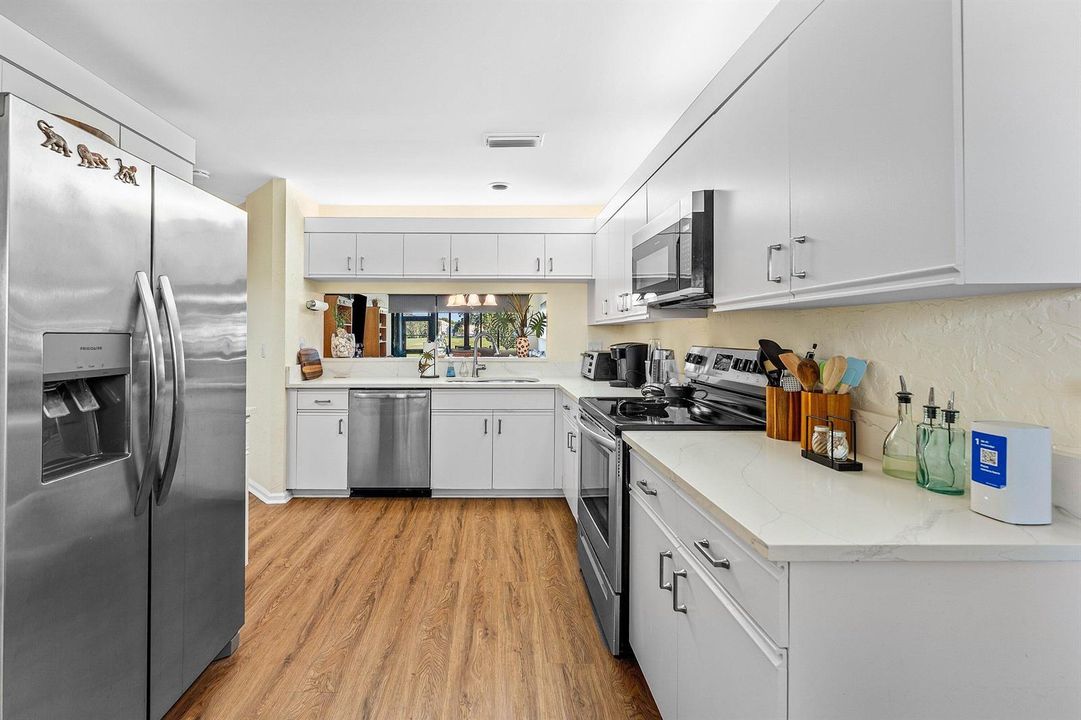 858 WindermereWay Kitchen 2