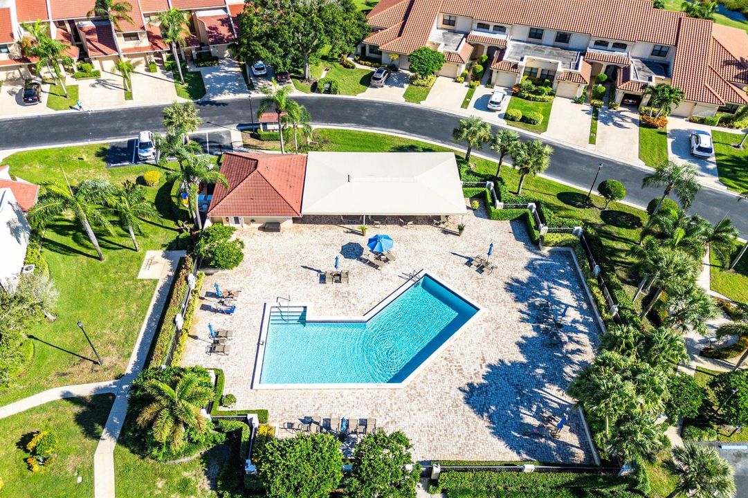 858 WindermereWay Close By Pool