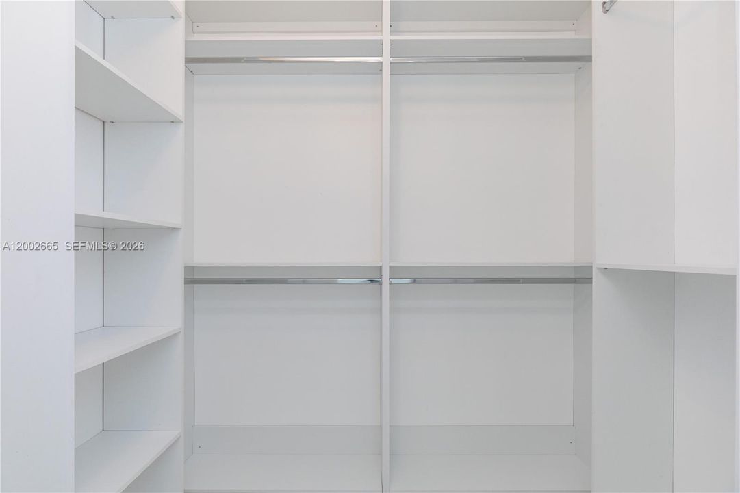 На продажу: $1,229,000 (4 спален, 2 ванн, 1975 Квадратных фут)