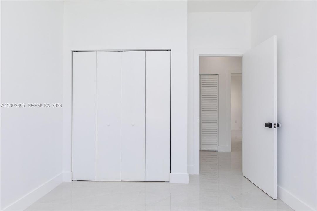 На продажу: $1,229,000 (4 спален, 2 ванн, 1975 Квадратных фут)