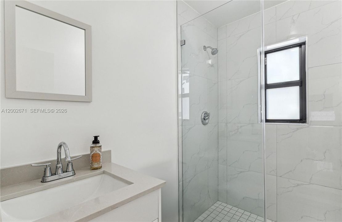 Active With Contract: $2,150 (1 beds, 1 baths, 3407 Square Feet)
