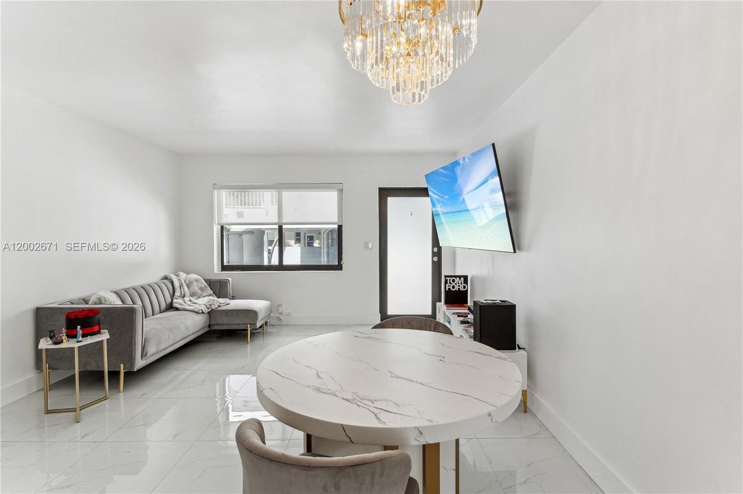 Active With Contract: $2,150 (1 beds, 1 baths, 3407 Square Feet)