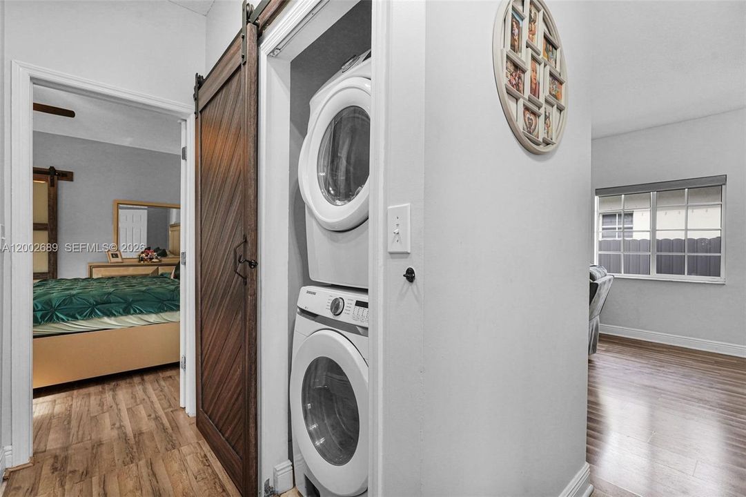 Под контрактом: $549,999 (3 спален, 2 ванн, 1340 Квадратных фут)