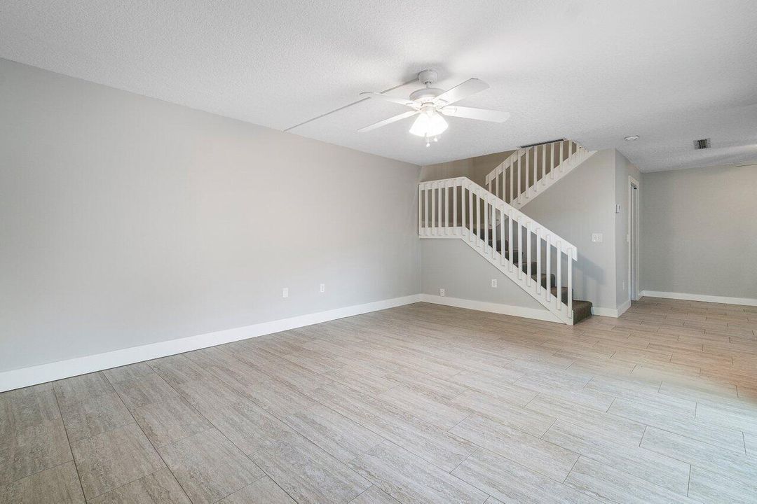 007-825CenterStreet-Jupiter-FL-33458-SMA