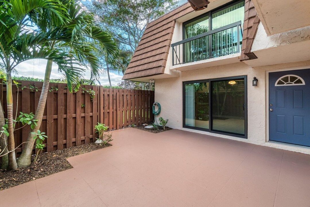 010-825CenterStreet-Jupiter-FL-33458-SMA