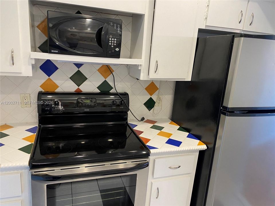 Activo con contrato: $1,595 (1 camas, 1 baños, 727 Pies cuadrados)
