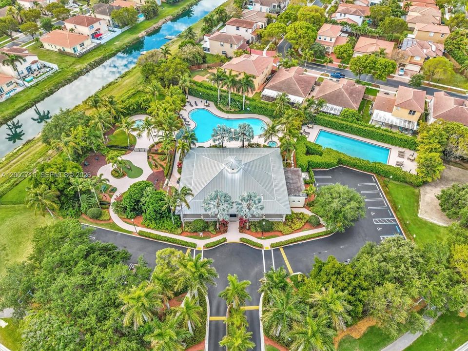 На продажу: $539,000 (4 спален, 2 ванн, 1967 Квадратных фут)