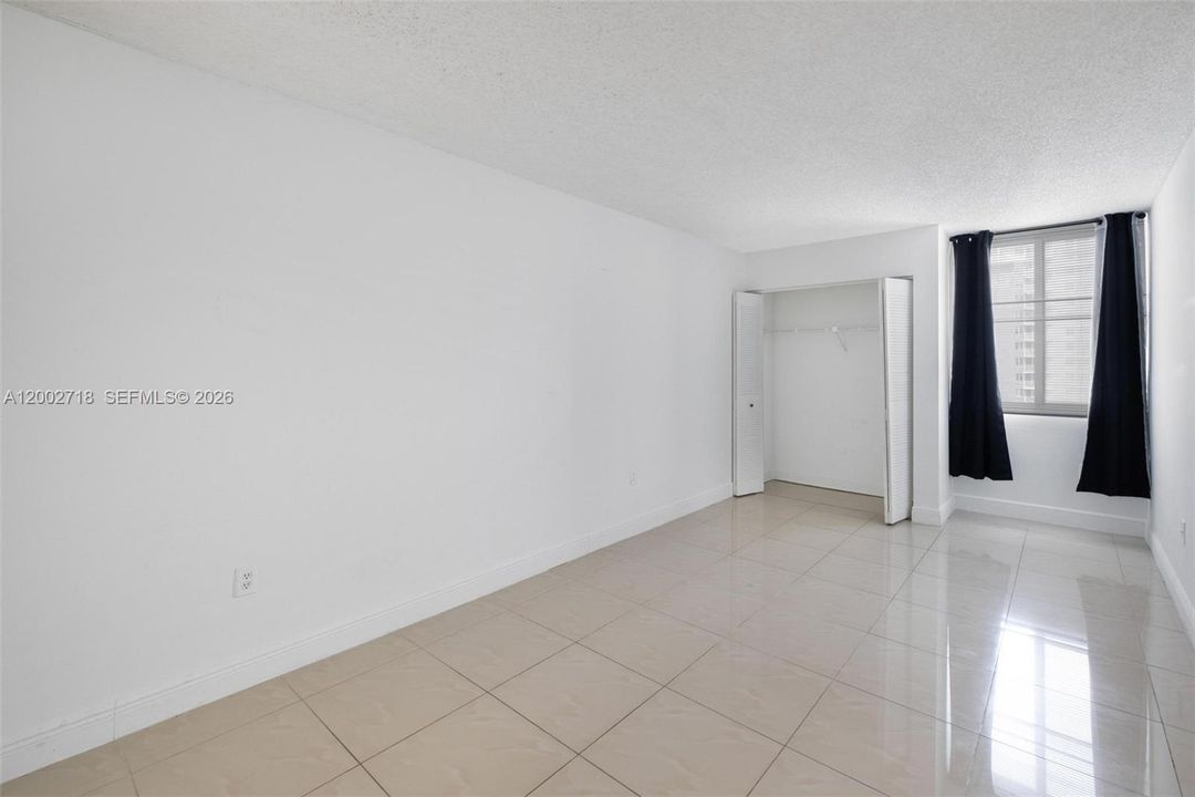 For Sale: $315,000 (2 beds, 2 baths, 848 Square Feet)