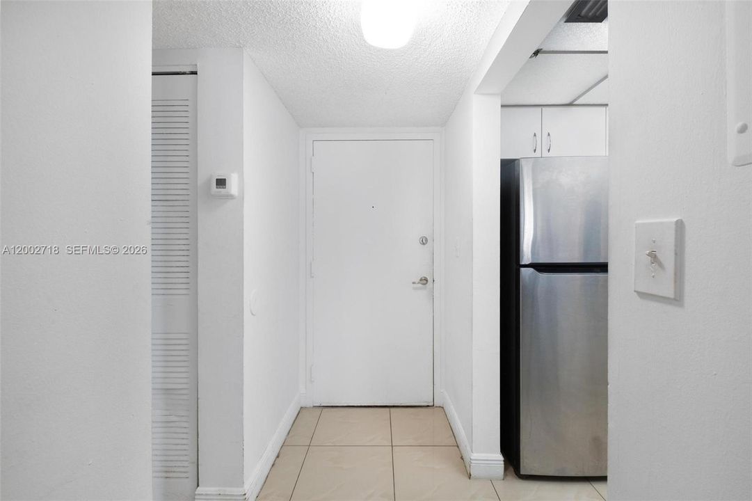 For Sale: $315,000 (2 beds, 2 baths, 848 Square Feet)