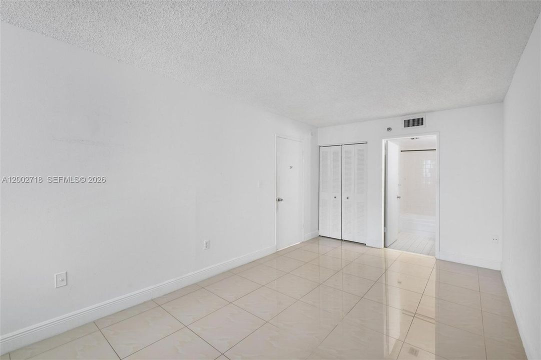 For Sale: $315,000 (2 beds, 2 baths, 848 Square Feet)