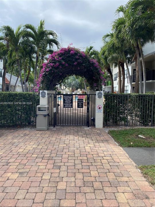 Active With Contract: $1,550 (1 beds, 1 baths, 0 Square Feet)