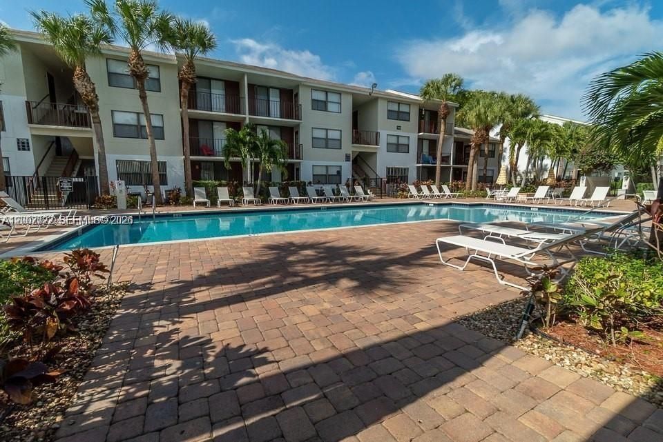 Active With Contract: $1,550 (1 beds, 1 baths, 0 Square Feet)
