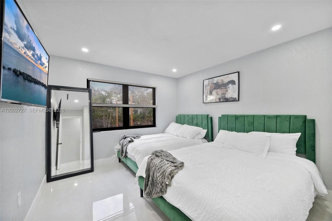 En Venta: $949,999 (6 camas, 3 baños, 1970 Pies cuadrados)